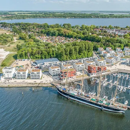 Duenenvilla Penthouse Superior Apartment Lubeck